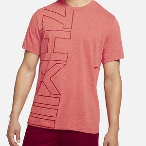 Nike Dri-FITMen's Graphic Training T-Shirt Medium